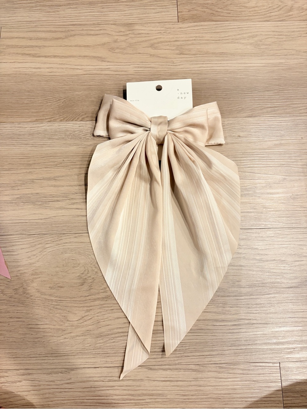 Oversized Champagne Bow Hair Clip